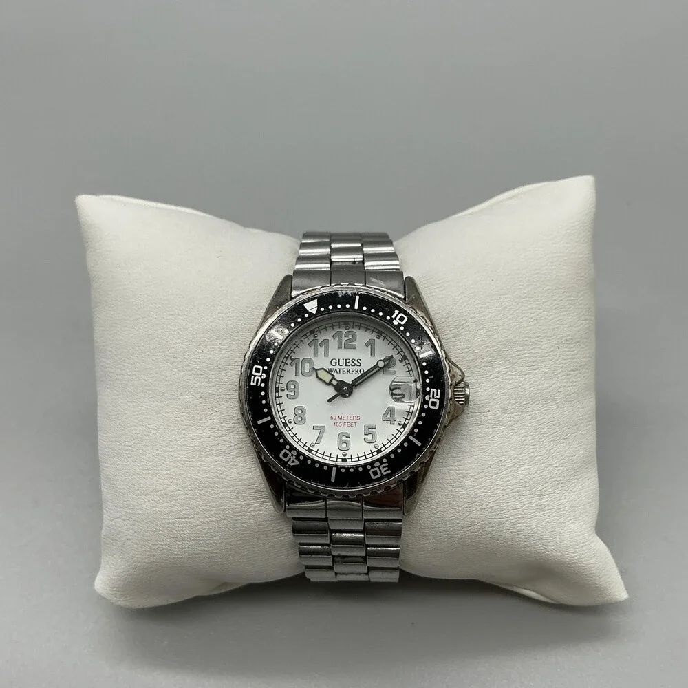 Vintage Guess Waterpro Womens Watch 30mm White Dial Black Bezel New Battery 6